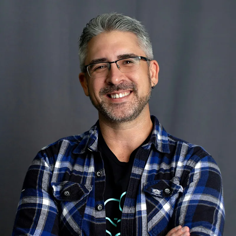 Kris Marks headshot